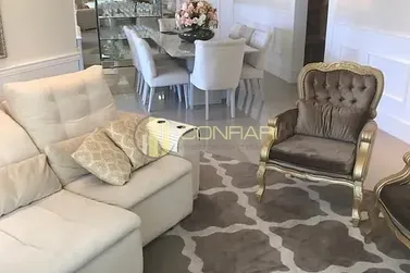 Apartamento &agrave; venda - 135m&sup2; - Meia Praia