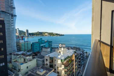 Apartamento &agrave; venda - 130m&sup2; - Meia Praia