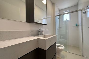 Apartamento &agrave; venda - 130m&sup2; - Meia Praia