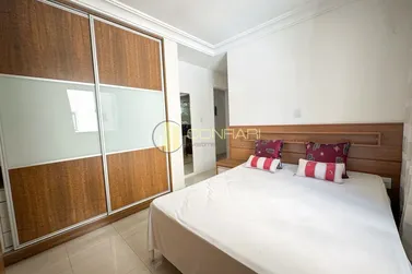 Apartamento &agrave; venda - 117m&sup2; - Meia Praia