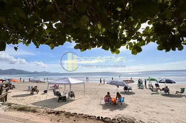 Apartamento &agrave; venda - 212m&sup2; - Meia praia