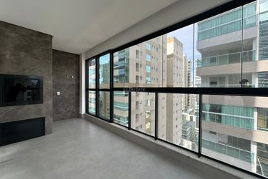 Apartamento &agrave; venda - 177m&sup2; - Meia Praia