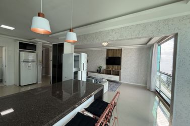 Apartamento &agrave; venda - 120m&sup2; - Meia Praia
