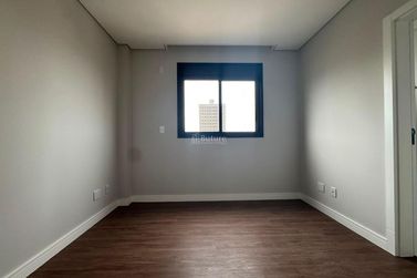 Apartamento &agrave; venda - 93m&sup2; - Centro
