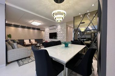 Apartamento &agrave; venda - 123m&sup2; - Meia Praia