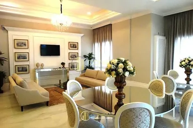 Apartamento &agrave; venda - 140m&sup2; - Centro