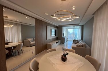 Apartamento &agrave; venda - 145m&sup2; - Meia Praia