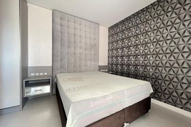 Apartamento &agrave; venda - 141m&sup2; - Meia Praia