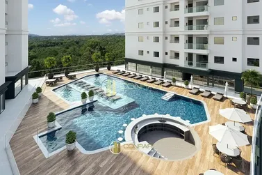 Apartamento &agrave; venda - 102m&sup2; - Meia Praia