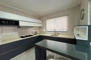 Apartamento &agrave; venda - 213m&sup2; - Meia Praia