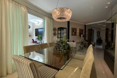 Apartamento &agrave; venda - 138m&sup2; - Centro
