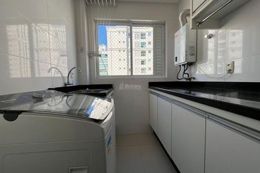 Apartamento &agrave; venda - 137m&sup2; - Meia Praia