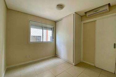 Apartamento para alugar - 120m&sup2; - Centro