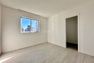 Apartamento &agrave; venda - 158m&sup2; - Meia Praia