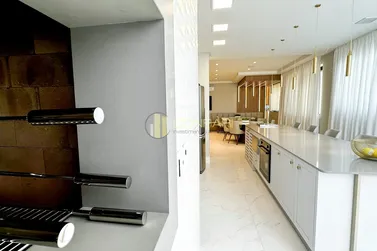 Apartamento &agrave; venda - 130m&sup2; - Meia Praia