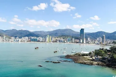 Apartamento &agrave; venda - 165m&sup2; - Centro