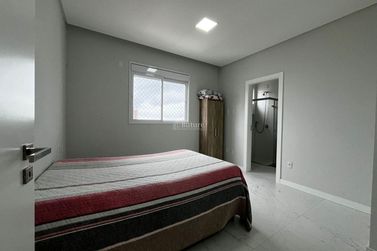 Apartamento &agrave; venda - 161m&sup2; - Meia Praia