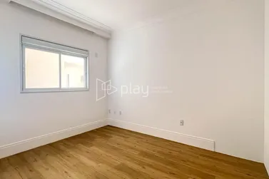 Apartamento &agrave; venda - 140m&sup2; - Meia Praia