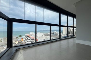 Apartamento &agrave; venda - 200m&sup2; - Meia Praia