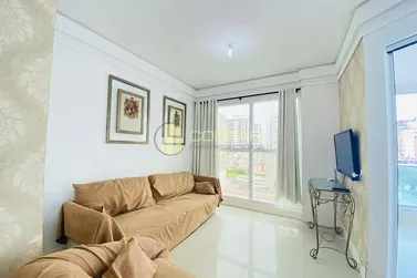Apartamento &agrave; venda - 128m&sup2; - Meia Praia