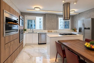 Apartamento &agrave; venda - 180m&sup2; - Centro