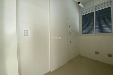 Apartamento &agrave; venda - 240m&sup2; - Meia Praia