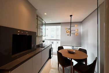 Apartamento &agrave; venda - 148m&sup2; - Meia Praia