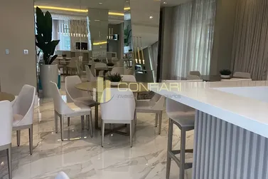 Apartamento &agrave; venda - 140m&sup2; - Meia Praia