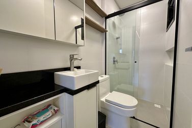 Apartamento &agrave; venda - 70m&sup2; - Meia Praia