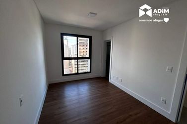 Apartamento para alugar - 125m&sup2; - Meia Praia