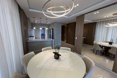 Apartamento &agrave; venda - 145m&sup2; - Meia Praia