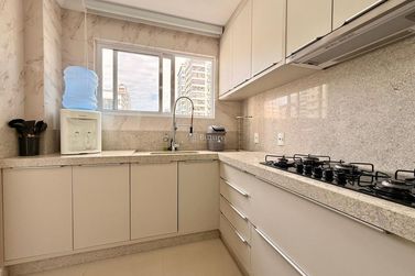 Apartamento &agrave; venda - 160m&sup2; - Meia Praia