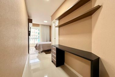 Apartamento &agrave; venda - 120m&sup2; - Meia Praia