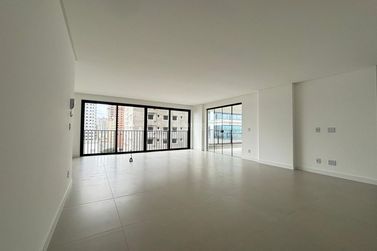 Apartamento &agrave; venda - 145m&sup2; - 