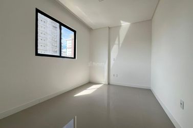 Apartamento &agrave; venda - 106m&sup2; - Meia Praia
