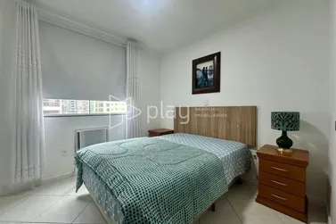 Apartamento &agrave; venda - 107m&sup2; - Meia Praia