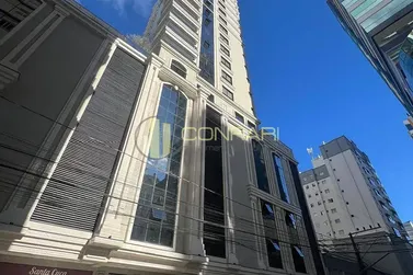 Apartamento &agrave; venda - 168m&sup2; - Meia Praia