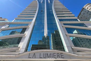 Apartamento &agrave; venda - 208m&sup2; - Meia Praia