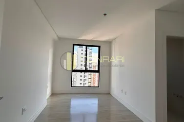 Apartamento &agrave; venda - 206m&sup2; - meia praia