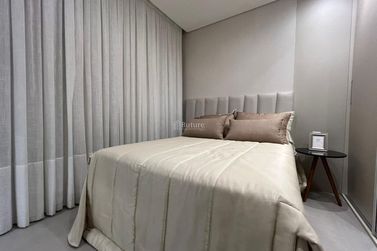 Apartamento &agrave; venda - 137m&sup2; - Meia Praia