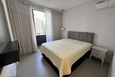 Apartamento &agrave; venda - 175m&sup2; - Meia Praia