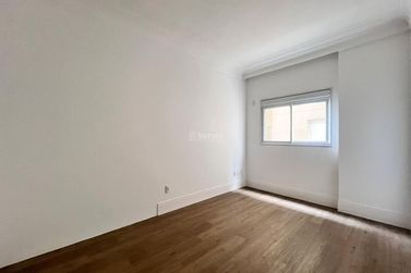 Apartamento &agrave; venda - 217m&sup2; - Meia Praia