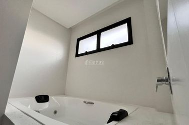 Apartamento &agrave; venda - 182m&sup2; - Meia Praia