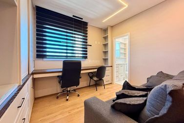 Apartamento &agrave; venda - 135m&sup2; - Meia Praia