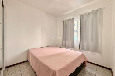 Apartamento &agrave; venda - 77m&sup2; - Meia Praia