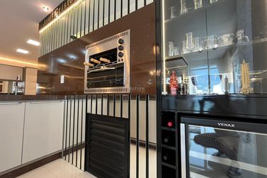 Apartamento &agrave; venda - 229m&sup2; - Meia Praia