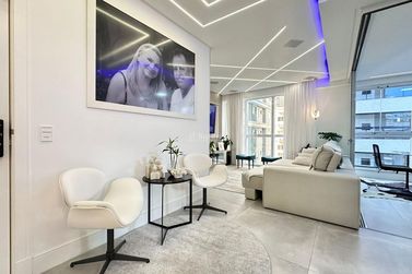 Apartamento &agrave; venda - 140m&sup2; - Meia Praia