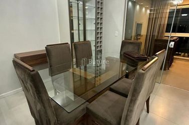 Apartamento &agrave; venda - 81m&sup2; - Meia Praia
