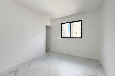 Apartamento &agrave; venda - 160m&sup2; - Meia Praia