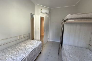 Apartamento &agrave; venda - 107m&sup2; - Meia Praia